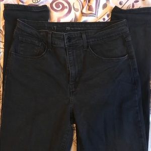 Size 29 Levi high waisted skinny jeans